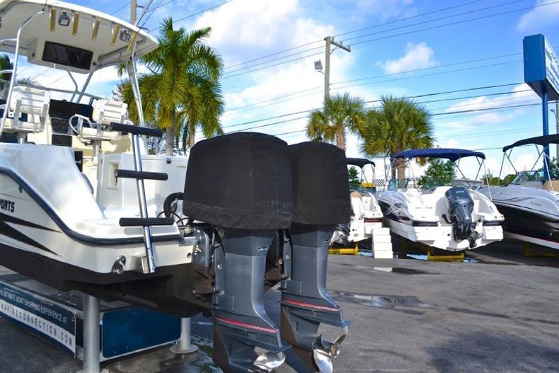 Thumbnail 133 for Used 2002 Hydra-Sports 2600 Walk Around boat for sale in West Palm Beach, FL
