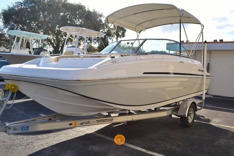 Thumbnail 3 for New 2016 Hurricane SunDeck SD 187 OB boat for sale in West Palm Beach, FL