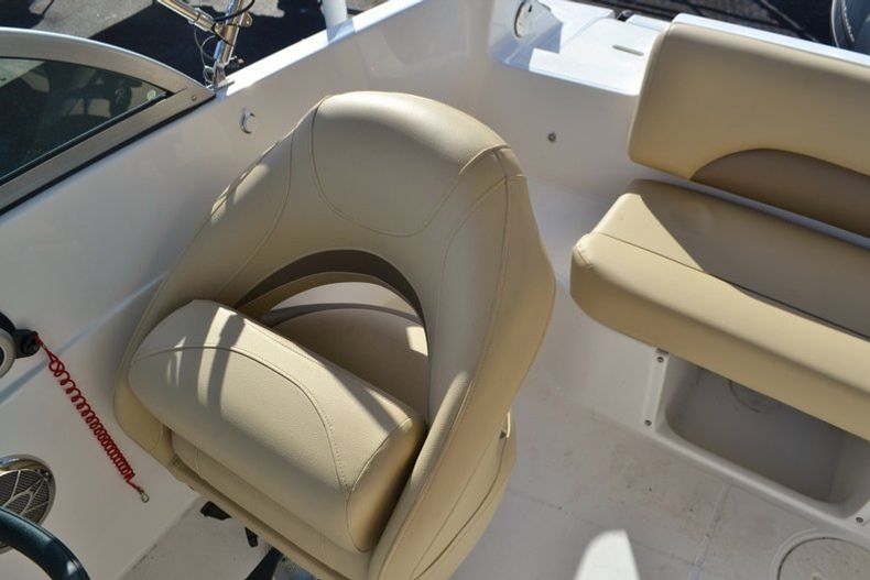 Thumbnail 16 for New 2016 Hurricane SunDeck SD 187 OB boat for sale in West Palm Beach, FL