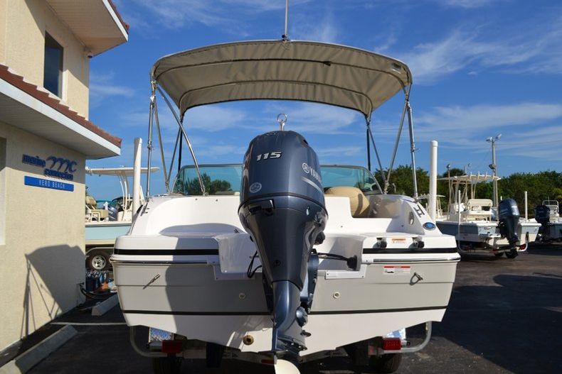 Thumbnail 5 for New 2016 Hurricane SunDeck SD 187 OB boat for sale in West Palm Beach, FL