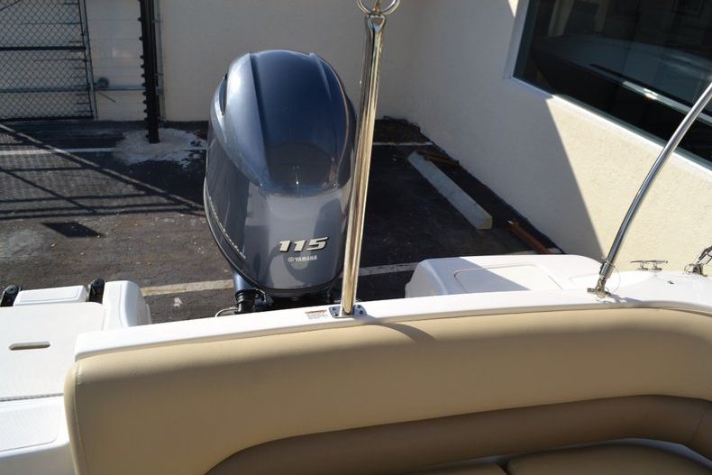 Thumbnail 17 for New 2016 Hurricane SunDeck SD 187 OB boat for sale in West Palm Beach, FL