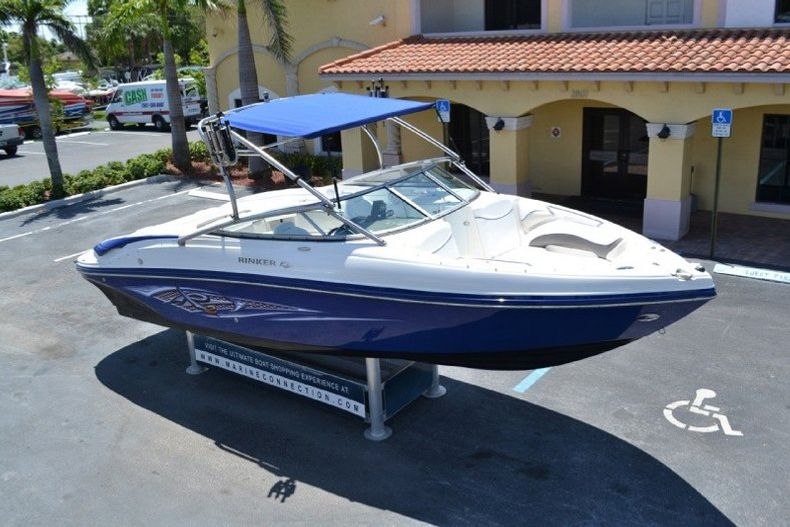 Thumbnail 76 for Used 2008 Rinker 246 Captiva Bowrider boat for sale in West Palm Beach, FL