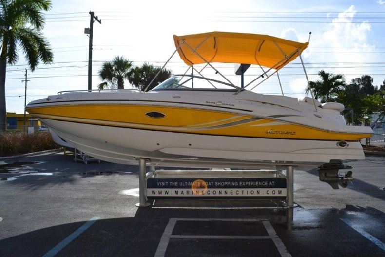 Thumbnail 6 for New 2013 Hurricane SunDeck SD 2400 IO boat for sale in West Palm Beach, FL