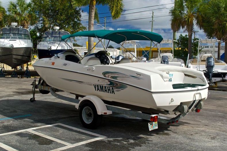 Thumbnail 5 for Used 2000 Yamaha LS2000 Twin Jet Boat boat for sale in West Palm Beach, FL