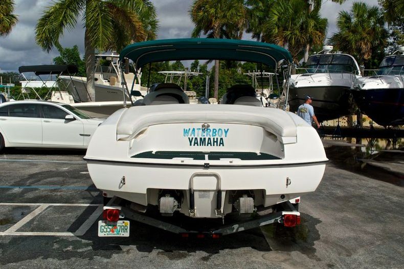 Thumbnail 6 for Used 2000 Yamaha LS2000 Twin Jet Boat boat for sale in West Palm Beach, FL