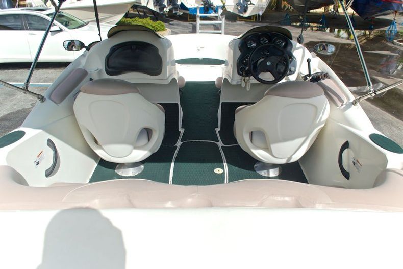 Thumbnail 14 for Used 2000 Yamaha LS2000 Twin Jet Boat boat for sale in West Palm Beach, FL