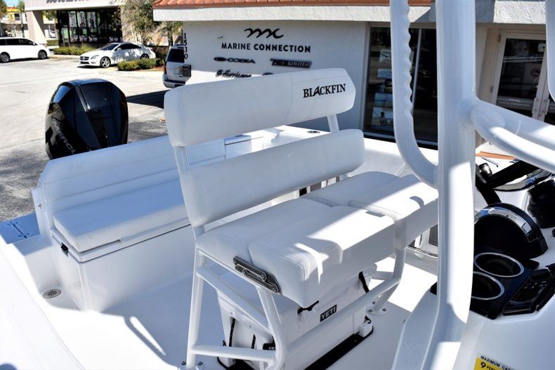 Thumbnail 18 for New 2020 Blackfin 212CC Center Console boat for sale in Stuart, FL