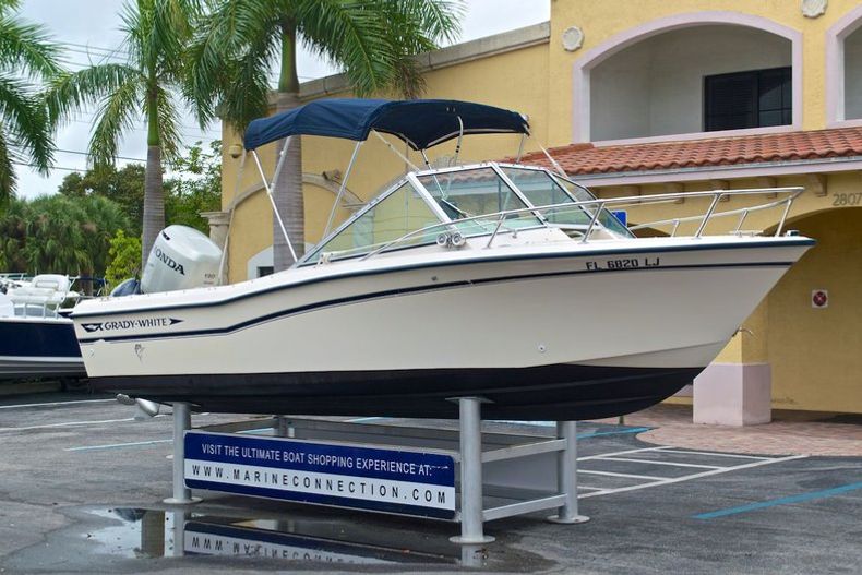 Thumbnail 1 for Used 1988 Grady-White Tournament 19 Dual Console boat for sale in West Palm Beach, FL