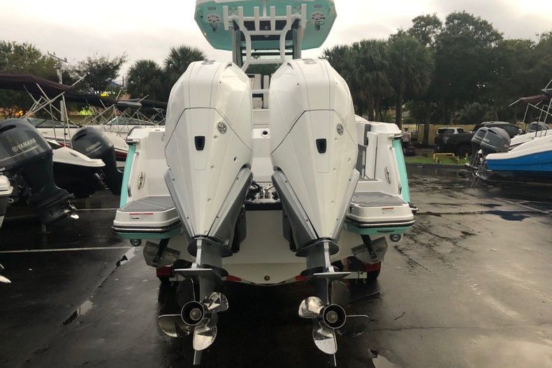 Thumbnail 2 for New 2019 Blackfin 272CC Center Console boat for sale in Fort Lauderdale, FL