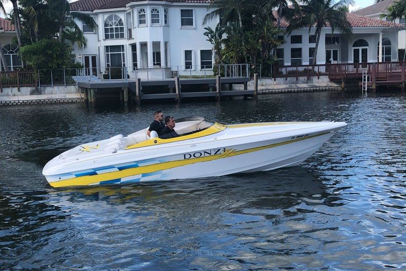Used 2002 Donzi 22 ZX boat for sale in Fort Lauderdale, FL