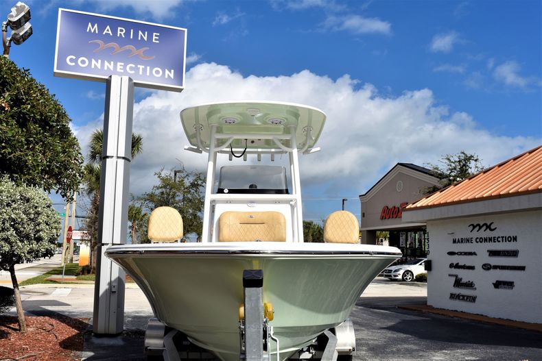Thumbnail 2 for New 2020 Sportsman Masters 247 Bay Boat boat for sale in Vero Beach, FL