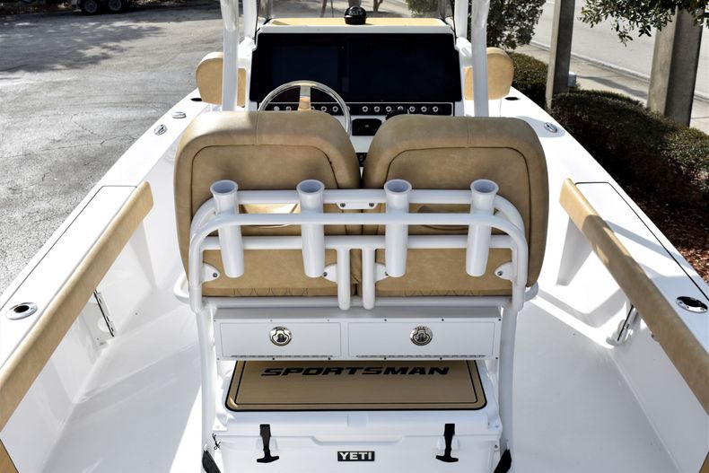 Thumbnail 10 for New 2020 Sportsman Masters 247 Bay Boat boat for sale in Vero Beach, FL