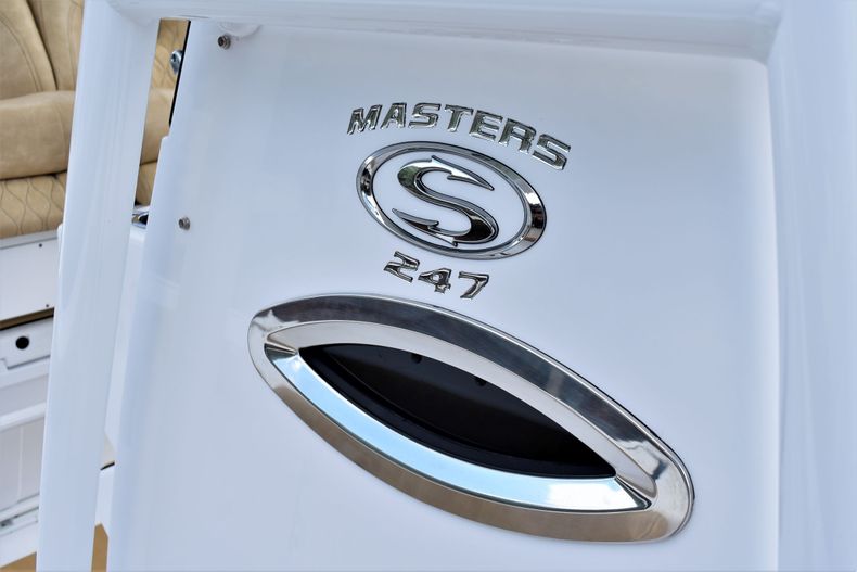 Thumbnail 3 for New 2020 Sportsman Masters 247 Bay Boat boat for sale in Vero Beach, FL