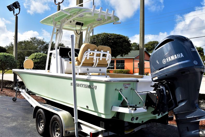 Thumbnail 4 for New 2020 Sportsman Masters 247 Bay Boat boat for sale in Vero Beach, FL
