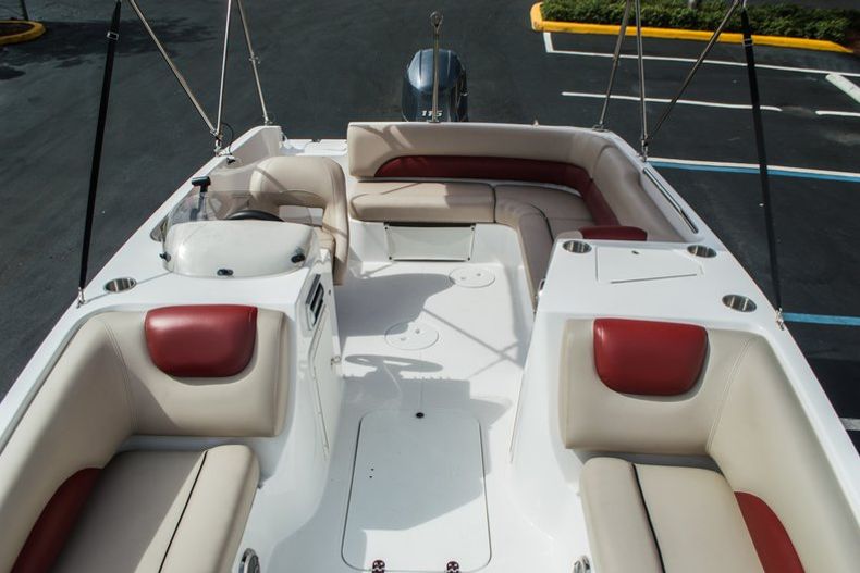 Thumbnail 21 for New 2014 Hurricane SunDeck Sport SS 188 OB boat for sale in West Palm Beach, FL