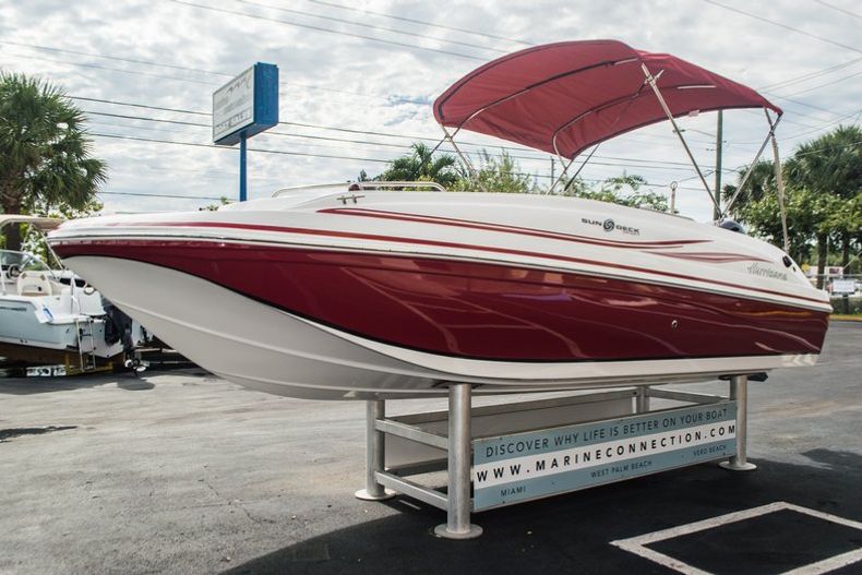 Thumbnail 3 for New 2014 Hurricane SunDeck Sport SS 188 OB boat for sale in West Palm Beach, FL