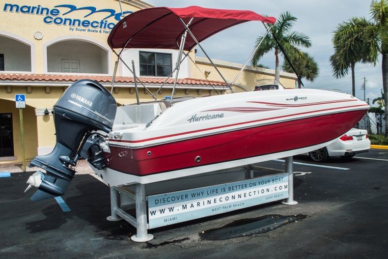 Thumbnail 7 for New 2014 Hurricane SunDeck Sport SS 188 OB boat for sale in West Palm Beach, FL
