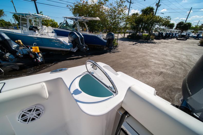 Thumbnail 12 for New 2020 Sportsman Open 212 Center Console boat for sale in West Palm Beach, FL