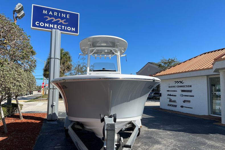 Thumbnail 3 for Used 2020 Sportsman Open 232 Center Console boat for sale in Vero Beach, FL