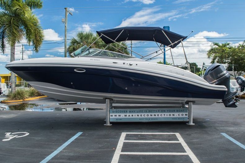Thumbnail 4 for New 2016 Hurricane SunDeck SD 2690 OB boat for sale in Miami, FL