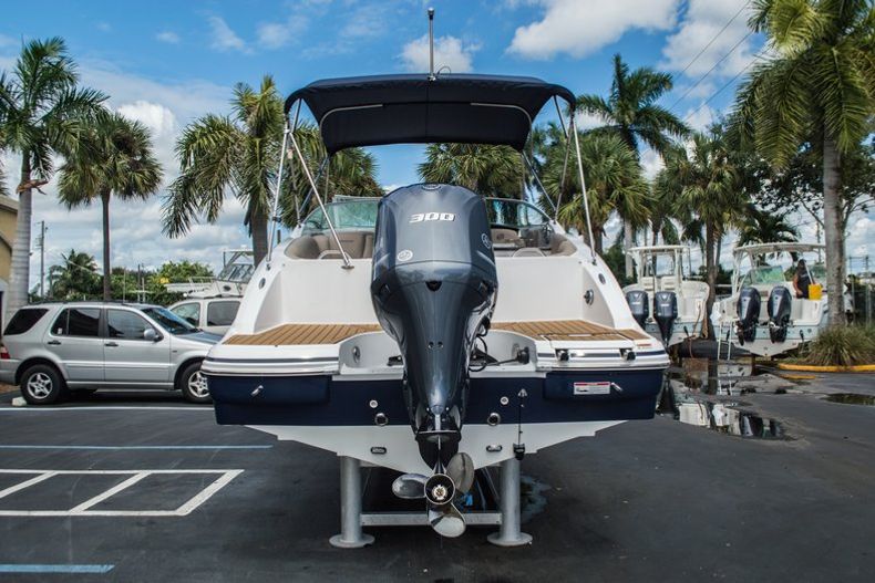 Thumbnail 6 for New 2016 Hurricane SunDeck SD 2690 OB boat for sale in Miami, FL