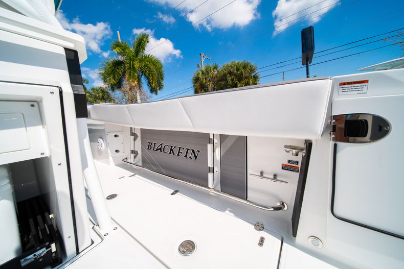 Thumbnail 17 for New 2019 Blackfin 272CC Center Console boat for sale in Fort Lauderdale, FL