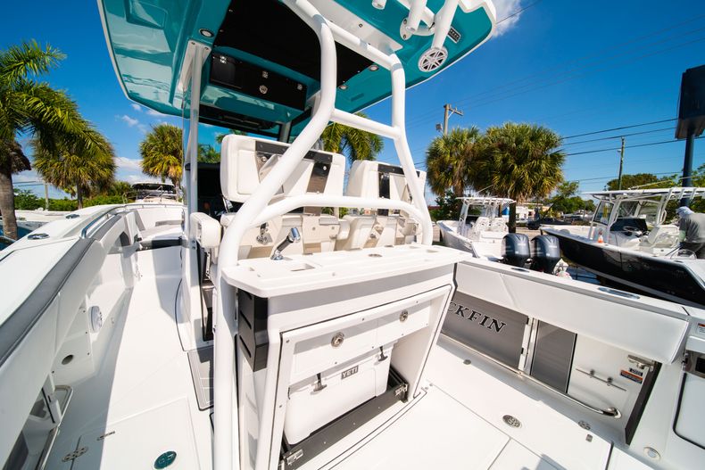 Thumbnail 22 for New 2019 Blackfin 272CC Center Console boat for sale in Fort Lauderdale, FL