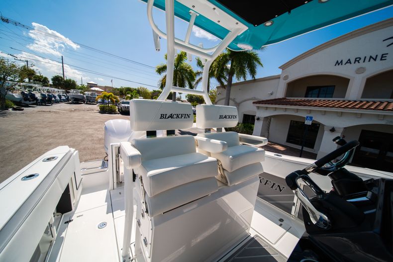 Thumbnail 38 for New 2019 Blackfin 272CC Center Console boat for sale in Fort Lauderdale, FL