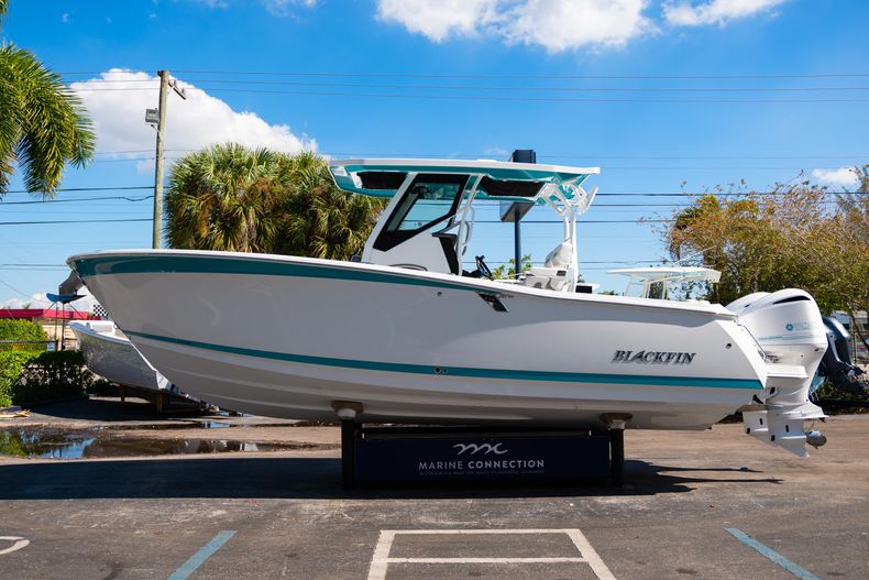 Thumbnail 4 for New 2019 Blackfin 272CC Center Console boat for sale in Fort Lauderdale, FL