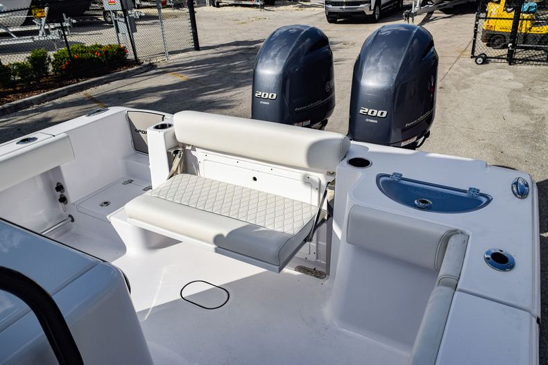 Thumbnail 9 for New 2020 Sportsman Open 282 Center Console boat for sale in West Palm Beach, FL