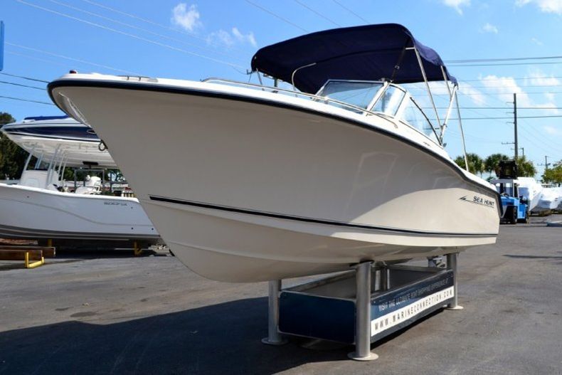 Thumbnail 7 for Used 2005 Sea Hunt Escape 220 Dual Console boat for sale in West Palm Beach, FL