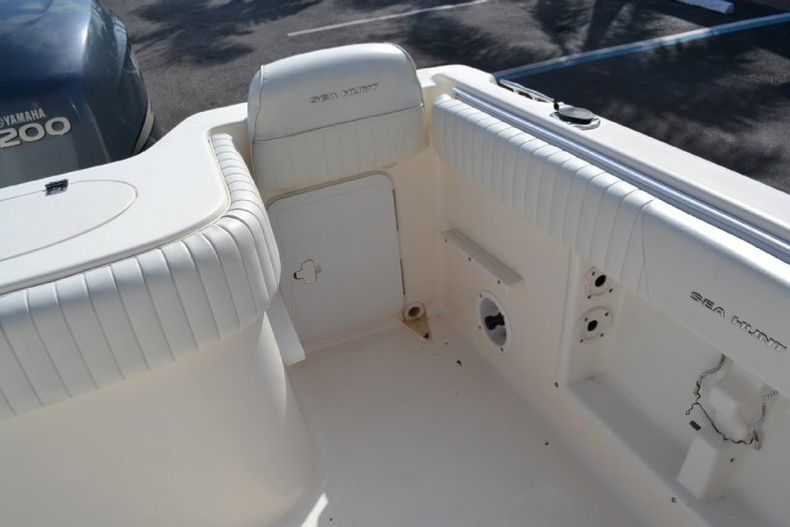 Thumbnail 41 for Used 2005 Sea Hunt Escape 220 Dual Console boat for sale in West Palm Beach, FL