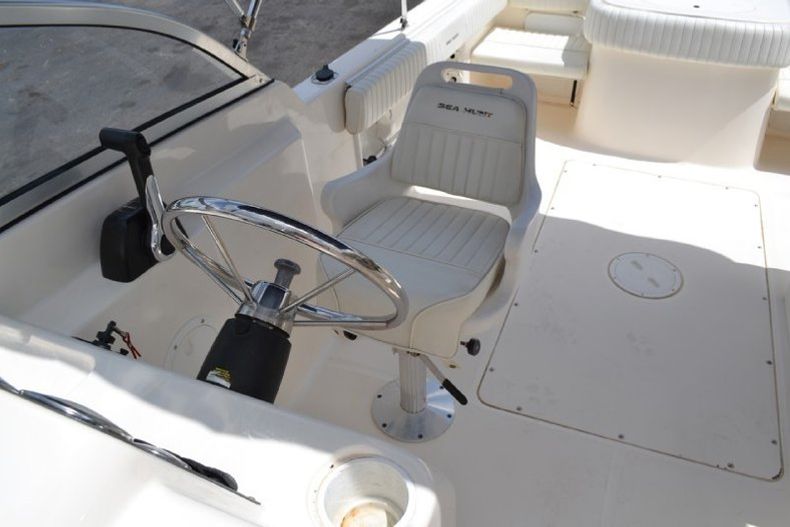 Thumbnail 51 for Used 2005 Sea Hunt Escape 220 Dual Console boat for sale in West Palm Beach, FL