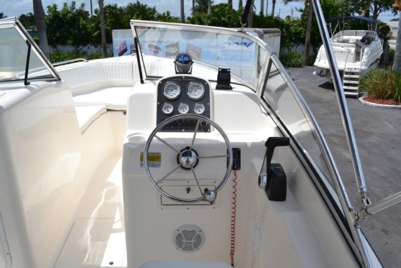 Thumbnail 54 for Used 2005 Sea Hunt Escape 220 Dual Console boat for sale in West Palm Beach, FL
