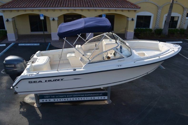 Thumbnail 75 for Used 2005 Sea Hunt Escape 220 Dual Console boat for sale in West Palm Beach, FL