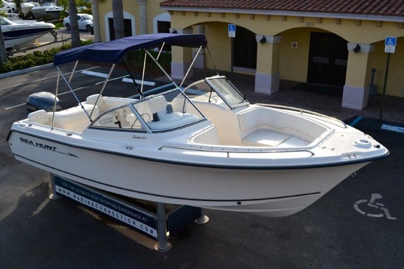 Thumbnail 76 for Used 2005 Sea Hunt Escape 220 Dual Console boat for sale in West Palm Beach, FL