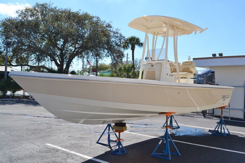Thumbnail 10 for New 2014 Pathfinder 2400 TRS Bay Boat boat for sale in Vero Beach, FL