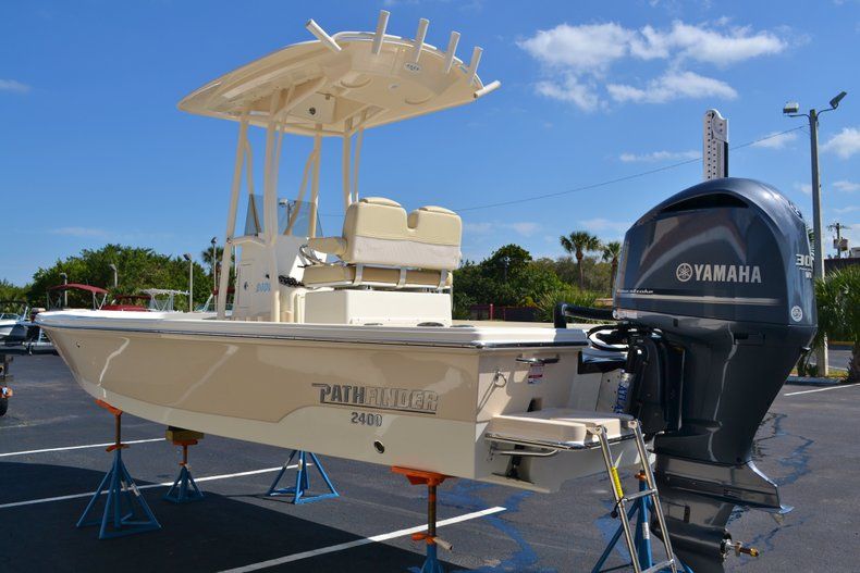 Thumbnail 11 for New 2014 Pathfinder 2400 TRS Bay Boat boat for sale in Vero Beach, FL