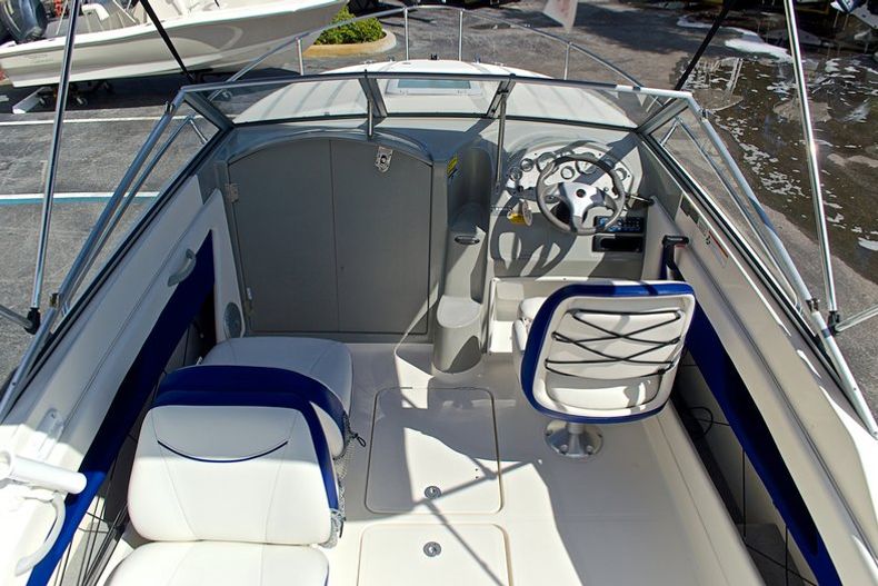 Thumbnail 16 for Used 2009 Bayliner 192 Discovery Cuddy Cabin boat for sale in West Palm Beach, FL