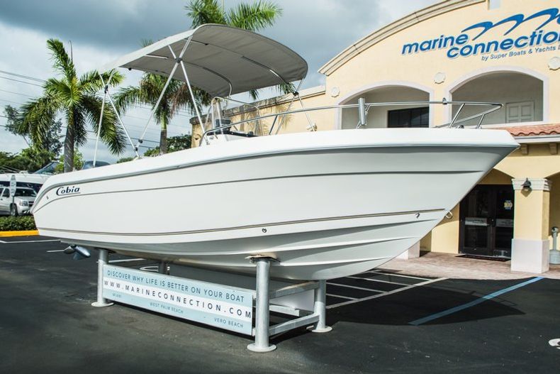 Thumbnail 1 for Used 2004 Cobia 214 Center Console boat for sale in West Palm Beach, FL