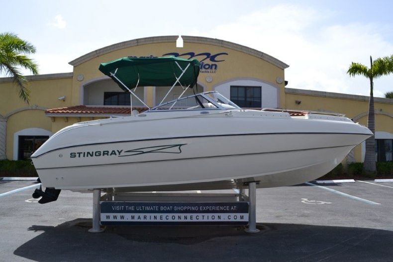 Used 1999 Stingray 220DS Deck Boat boat for sale in West Palm