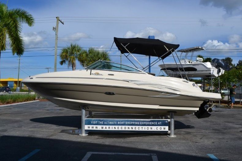 Thumbnail 4 for Used 2005 Sea Ray 220 SunDeck boat for sale in West Palm Beach, FL