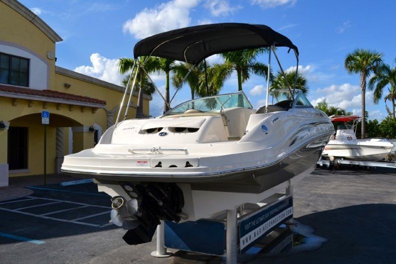Thumbnail 7 for Used 2005 Sea Ray 220 SunDeck boat for sale in West Palm Beach, FL