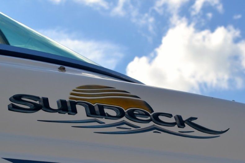 Thumbnail 9 for Used 2005 Sea Ray 220 SunDeck boat for sale in West Palm Beach, FL