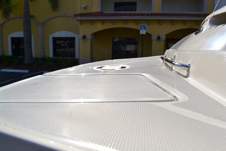 Thumbnail 12 for Used 2005 Sea Ray 220 SunDeck boat for sale in West Palm Beach, FL
