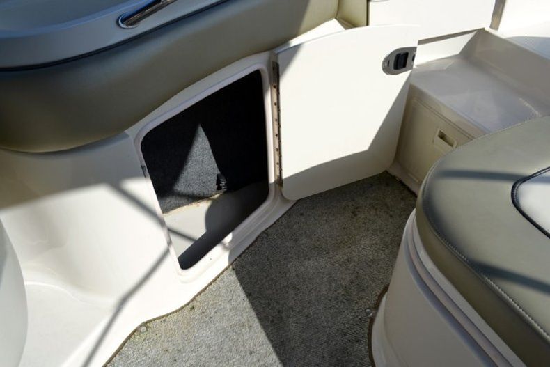 Thumbnail 34 for Used 2005 Sea Ray 220 SunDeck boat for sale in West Palm Beach, FL