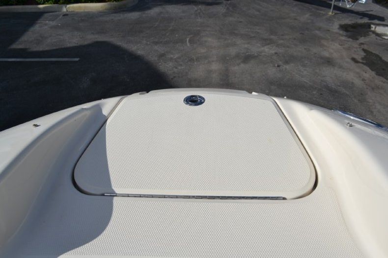 Thumbnail 57 for Used 2005 Sea Ray 220 SunDeck boat for sale in West Palm Beach, FL
