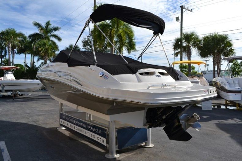 Thumbnail 64 for Used 2005 Sea Ray 220 SunDeck boat for sale in West Palm Beach, FL