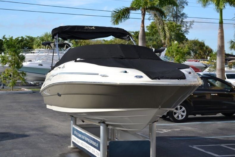 Thumbnail 65 for Used 2005 Sea Ray 220 SunDeck boat for sale in West Palm Beach, FL