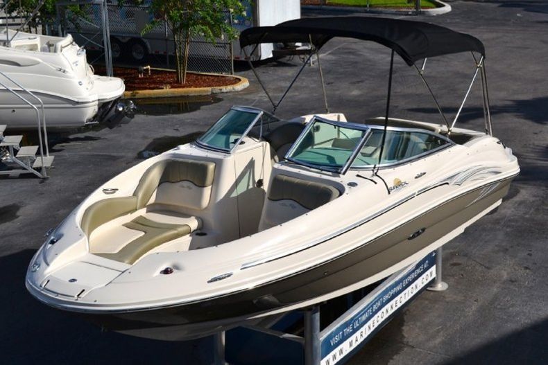 Thumbnail 71 for Used 2005 Sea Ray 220 SunDeck boat for sale in West Palm Beach, FL